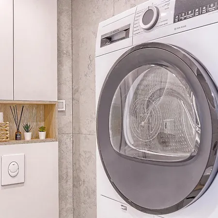 Amazing 2 X Free Parking X 24x7 Апартаменты *