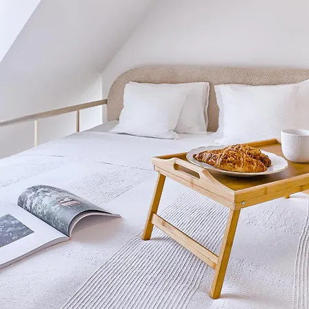 Apartment Amazing 2 X Free Parking X 24x7 *